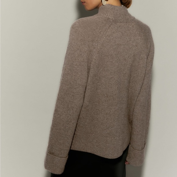 NWT Reformation Garrett Cashmere Oversized Turtleneck - Cacoa - Picture 3 of 7